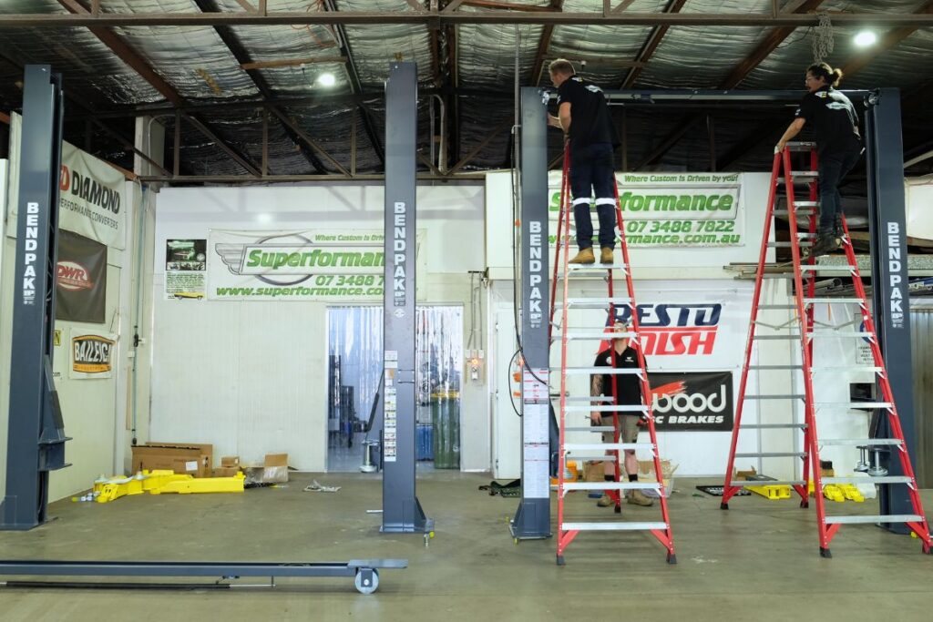 2-post hoist levelling