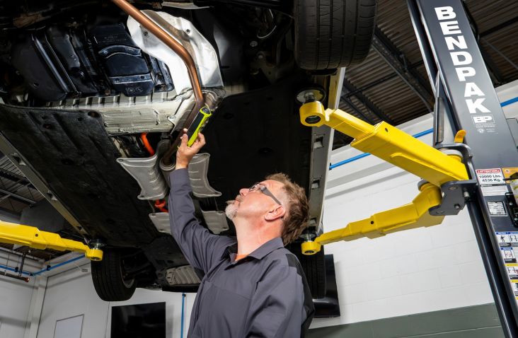Safety compliance in Australian market for car hoists
